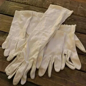 Elegant Cream Gloves